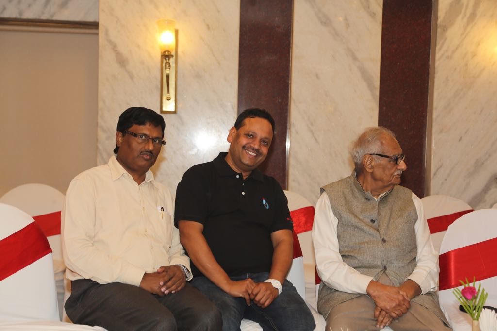 With Kuldip Nayar during release of Odia edition of Nayar's autobiography (1)